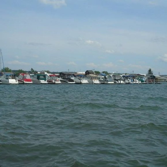 About Sam's Closet - Picture 3 of 3